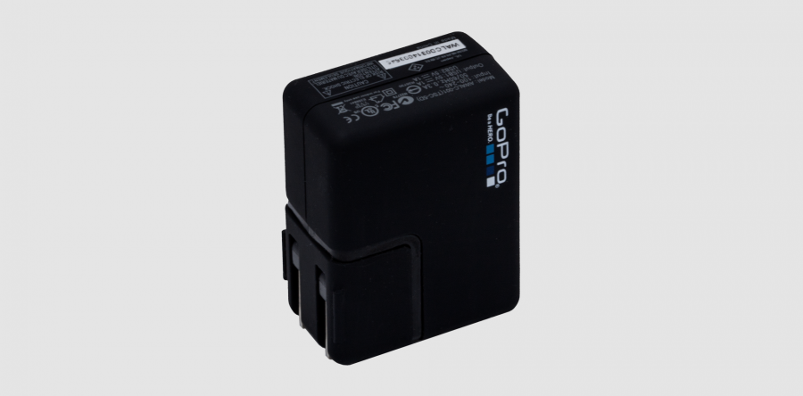 AC/DC adapter for action camera